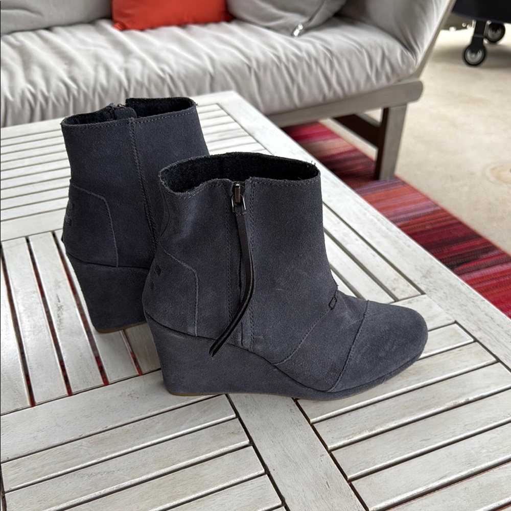 Women's Gray NWOB Tom’s Wedge Ankle Boots